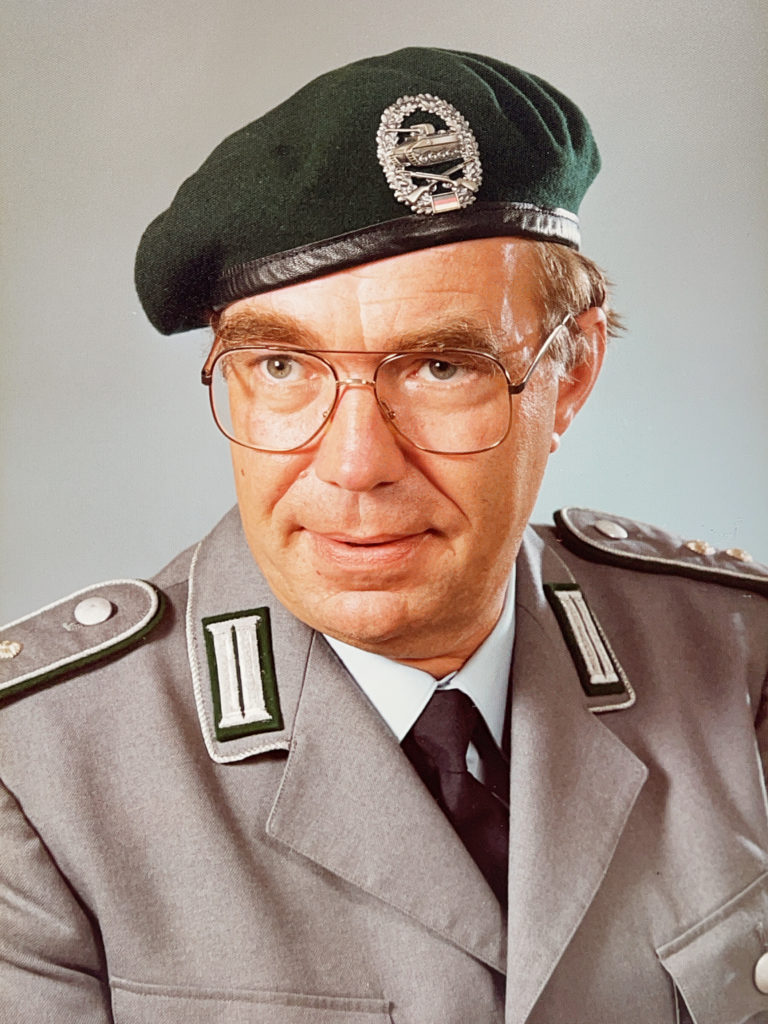 Peter Harnischmacher, Oberstleutnant der Reserve.